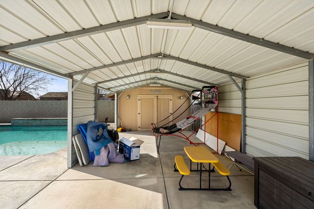 2327 N Elm Street, Visalia, CA 93291