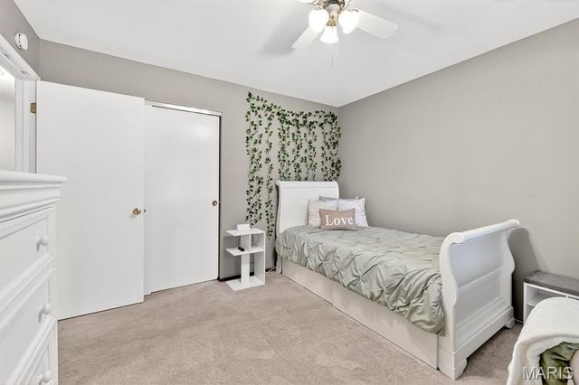 3716 Rue De Renard, Florissant, MO 63034