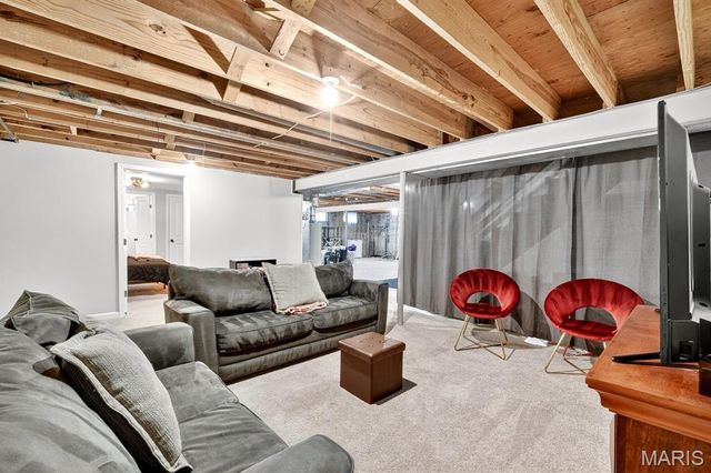 3716 Rue De Renard, Florissant, MO 63034