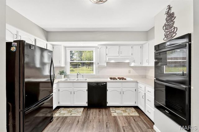 3716 Rue De Renard, Florissant, MO 63034
