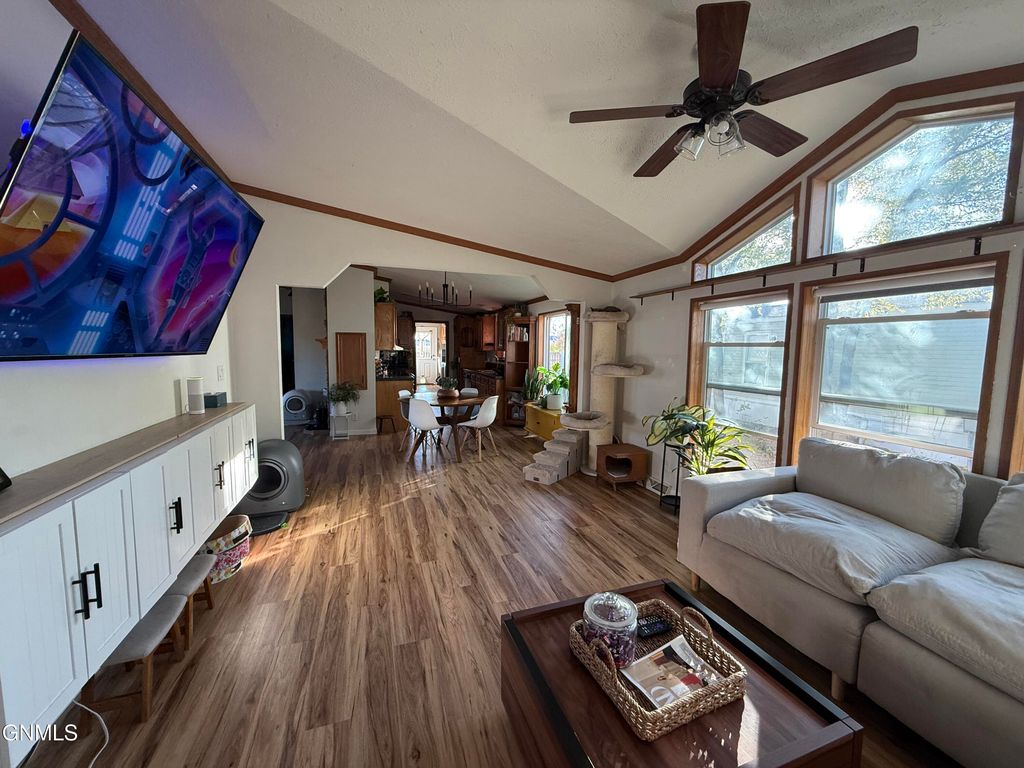 109 4th Avenue SE, Watford City, ND 58854 photo 5