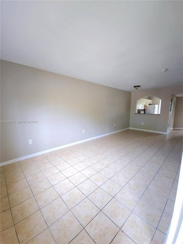 990 NE 33rd Ter 102, Homestead, FL 33033