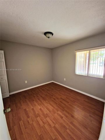 990 NE 33rd Ter 102, Homestead, FL 33033