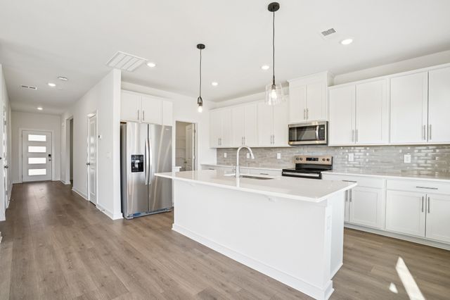 2360 Woodmeadow Dr, Clarksville, TN 37043