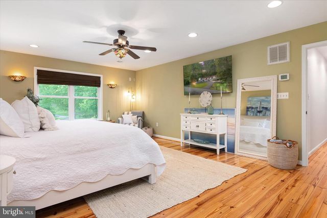 1665 PARIS OAKS RD, Owings, MD 20736