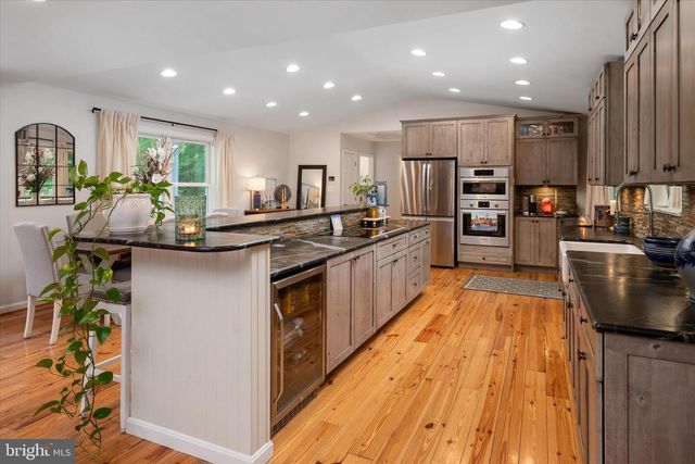 1665 PARIS OAKS RD, Owings, MD 20736