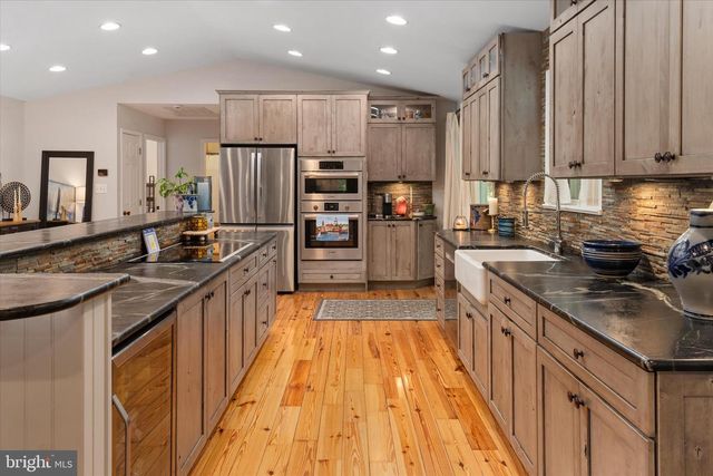1665 PARIS OAKS RD, Owings, MD 20736