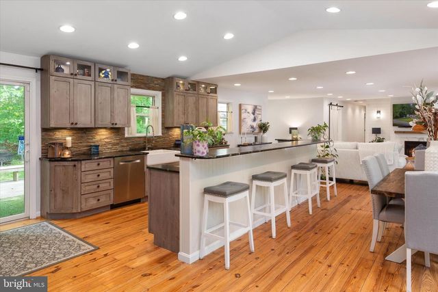 1665 PARIS OAKS RD, Owings, MD 20736