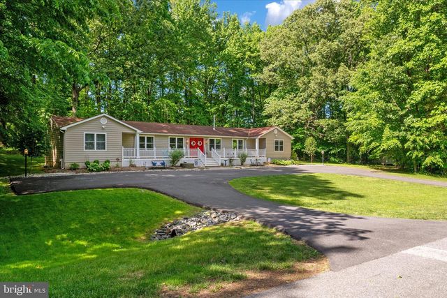 1665 PARIS OAKS RD, Owings, MD 20736
