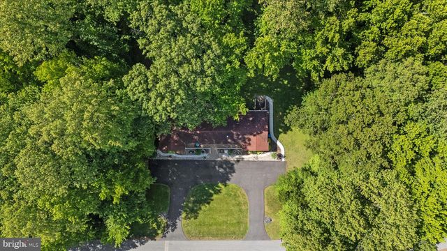 1665 PARIS OAKS RD, Owings, MD 20736