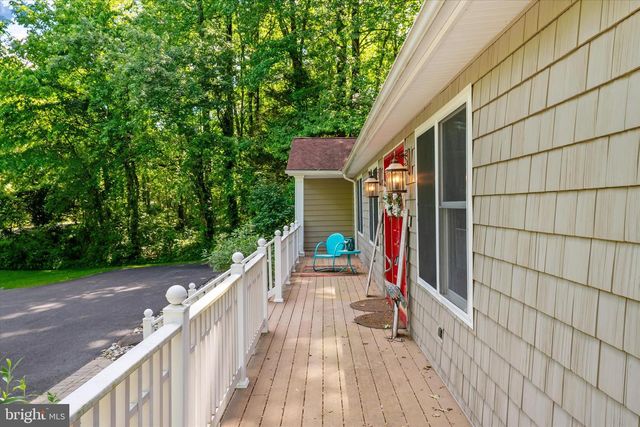 1665 PARIS OAKS RD, Owings, MD 20736