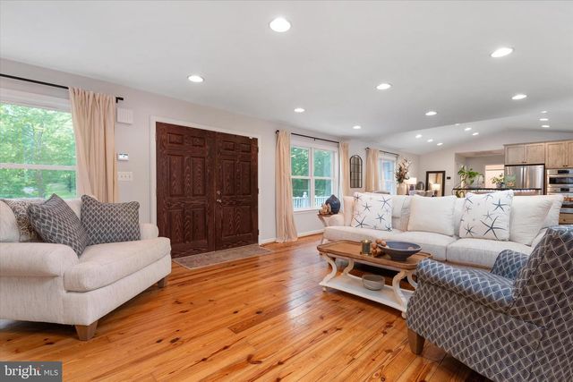 1665 PARIS OAKS RD, Owings, MD 20736