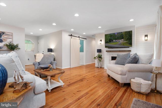 1665 PARIS OAKS RD, Owings, MD 20736