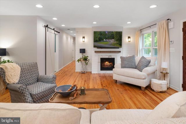 1665 PARIS OAKS RD, Owings, MD 20736