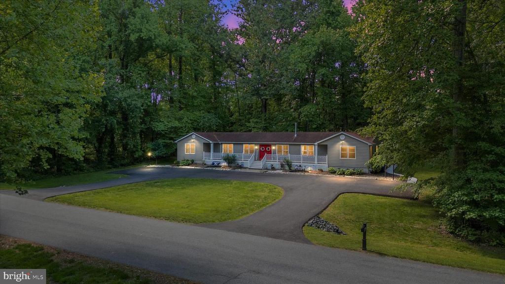 1665 PARIS OAKS RD, Owings, MD 20736
