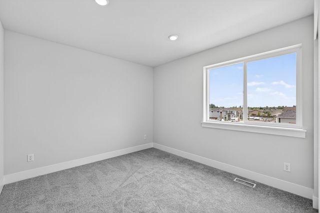 657 Barquist Lane N, Enumclaw, WA 98022