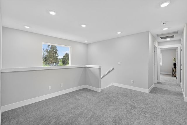 657 Barquist Lane N, Enumclaw, WA 98022