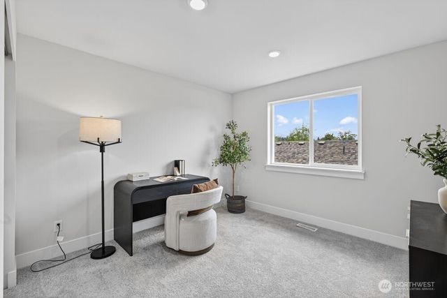 657 Barquist Lane N, Enumclaw, WA 98022