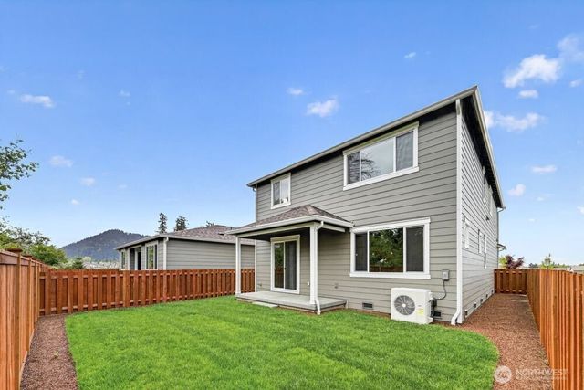 657 Barquist Lane N, Enumclaw, WA 98022