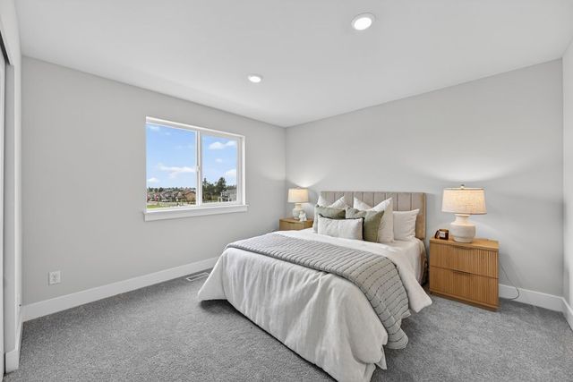 657 Barquist Lane N, Enumclaw, WA 98022