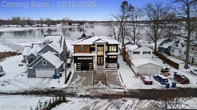 13281 Haddon Street, Fenton Charter Township, MI 48430