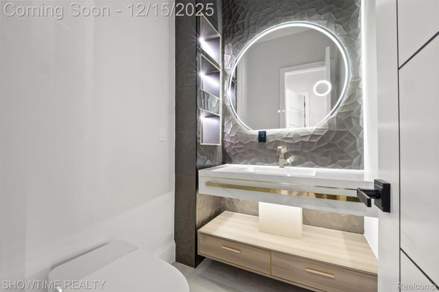 13281 Haddon Street, Fenton Charter Township, MI 48430