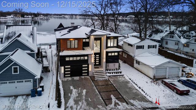 13281 Haddon Street, Fenton Charter Township, MI 48430