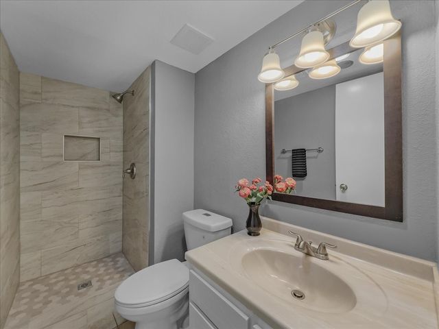 74 E Mountain Creek Court 2, Grand Prairie, TX 75052