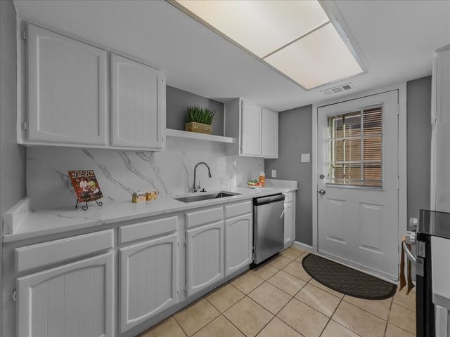 74 E Mountain Creek Court 2, Grand Prairie, TX 75052