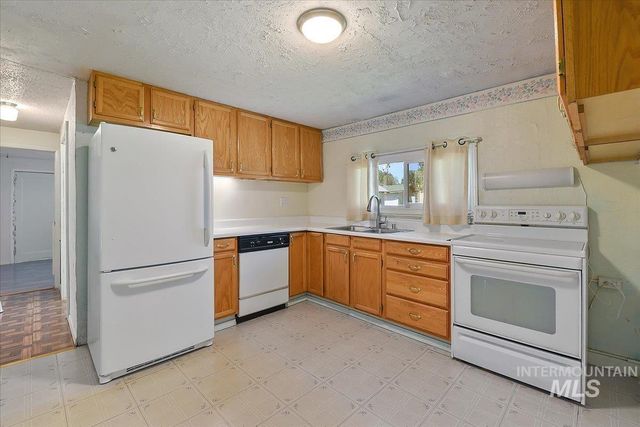 316 E 45th St, Garden City, ID 83714