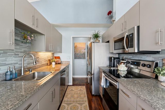 184 184 Schooner Ct, Richmond, CA 94804