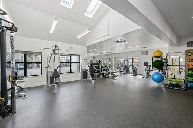 184 184 Schooner Ct, Richmond, CA 94804