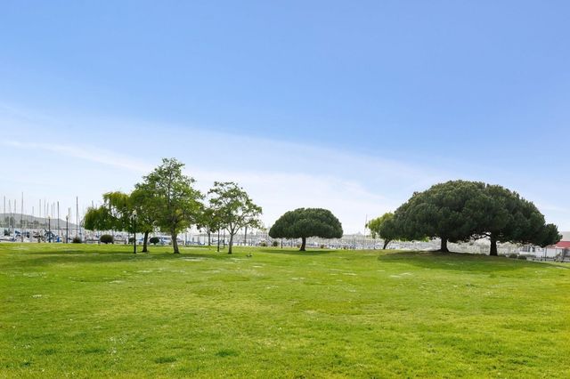 184 184 Schooner Ct, Richmond, CA 94804