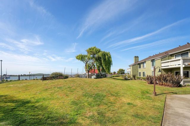 184 184 Schooner Ct, Richmond, CA 94804