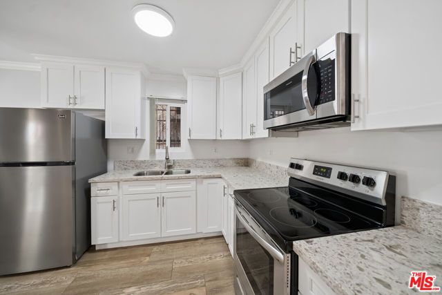 7032 Lanewood Avenue 101, Los Angeles, CA 90028