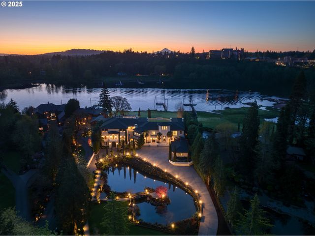 12850 FIELDING Rd, Lake Oswego, OR 97034