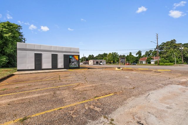 312 N Daleville Avenue, Daleville, AL 36322