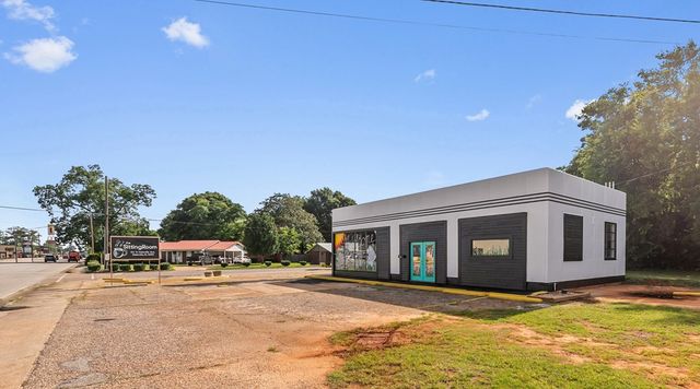 312 N Daleville Avenue, Daleville, AL 36322