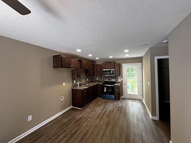 213 Thomas St, Tullahoma, TN 37388