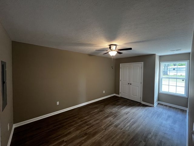 213 Thomas St, Tullahoma, TN 37388