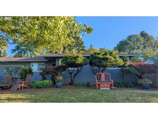 15820 Ne BROADWAY, Portland, OR 97230