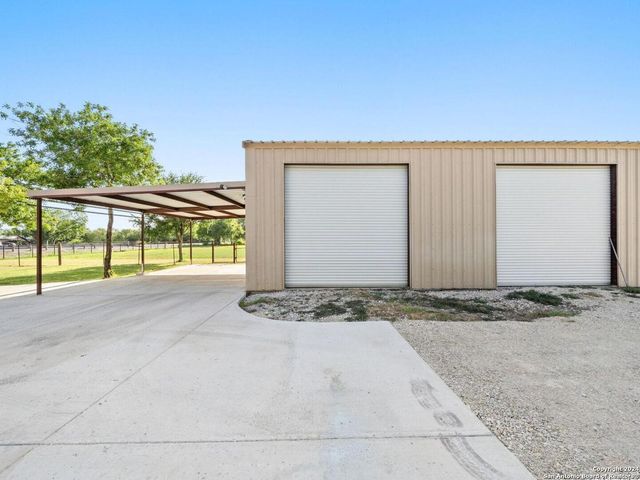 17475 FM 463, Natalia, TX 78059