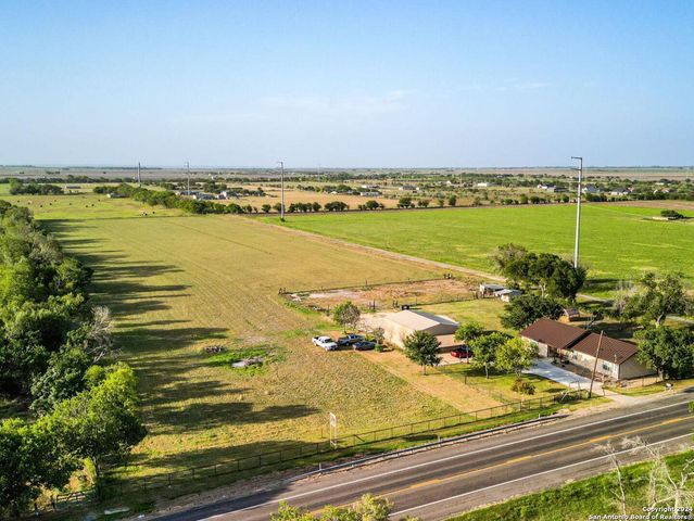 17475 FM 463, Natalia, TX 78059