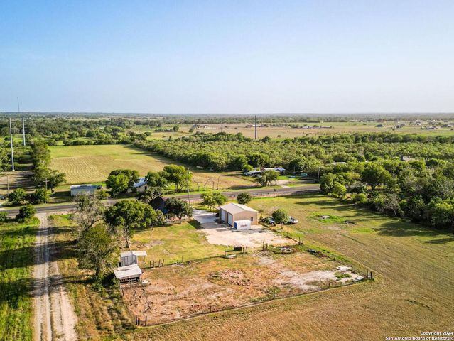 17475 FM 463, Natalia, TX 78059