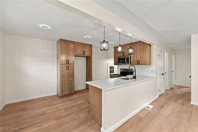 771 E 348th Street, Eastlake, OH 44095