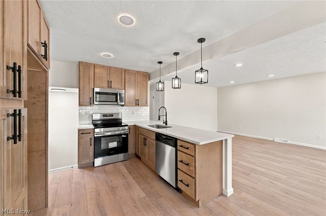771 E 348th Street, Eastlake, OH 44095