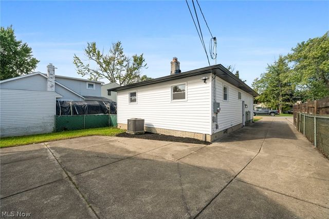 771 E 348th Street, Eastlake, OH 44095