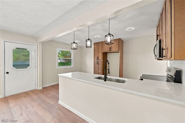 771 E 348th Street, Eastlake, OH 44095