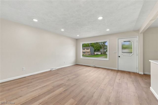 771 E 348th Street, Eastlake, OH 44095