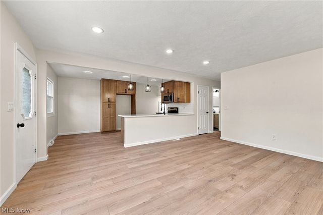 771 E 348th Street, Eastlake, OH 44095